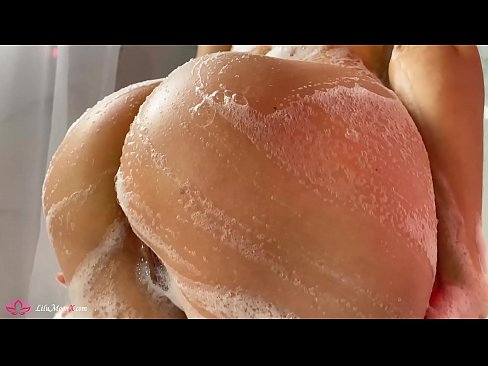 ❤️ Brunette o ipholla litho tsa botona kapa botšehali ho li khotsofatsa Pussy e nang le Vibrator ho ea ho Intense Orgasm in Shower litšoantšong tsa bootsoa st.xxx-wow-net.ru ❤